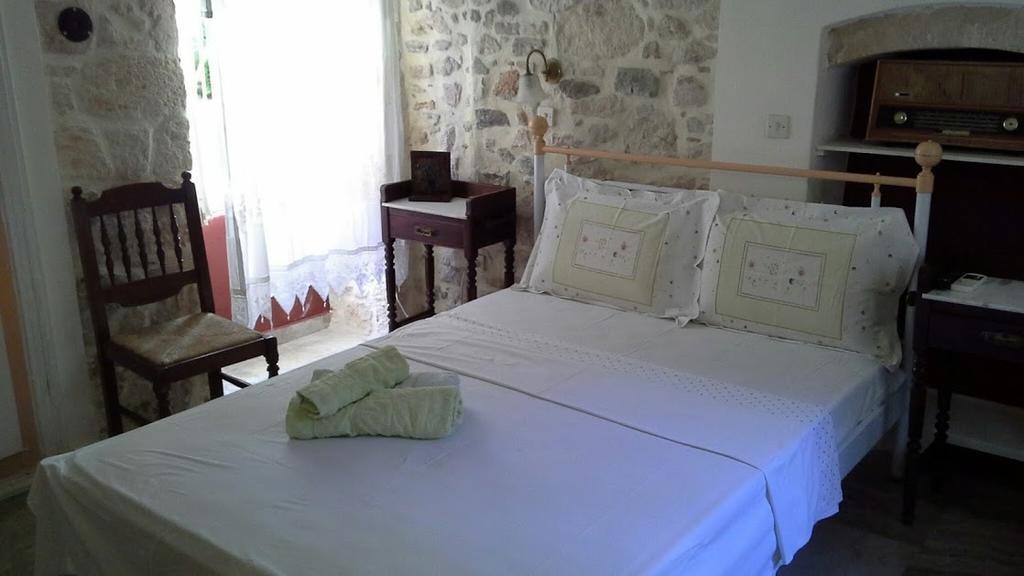 Aeginitiko Archontiko Apartment Aegina Ngoại thất bức ảnh